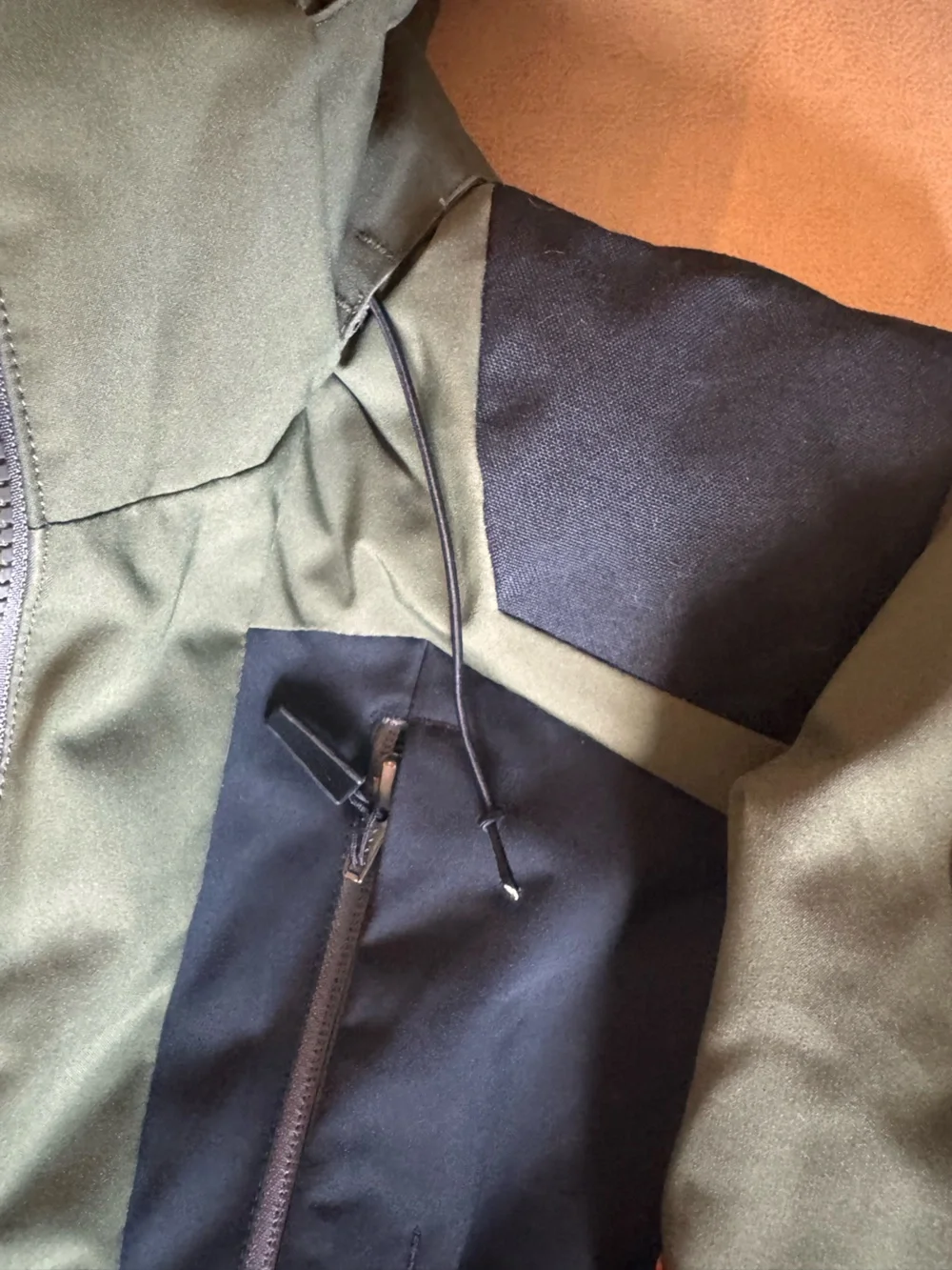 Obermeyer Olive & Black Men's Ski/winter Jacket